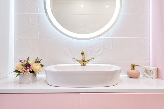 Should You Use Wall Panels or Tiles for Your LA Bathroom Renovation?