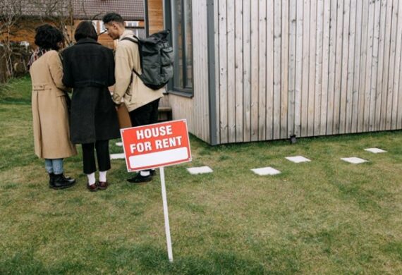 roommates trying to spot and avoid properties designed to exploit tenants